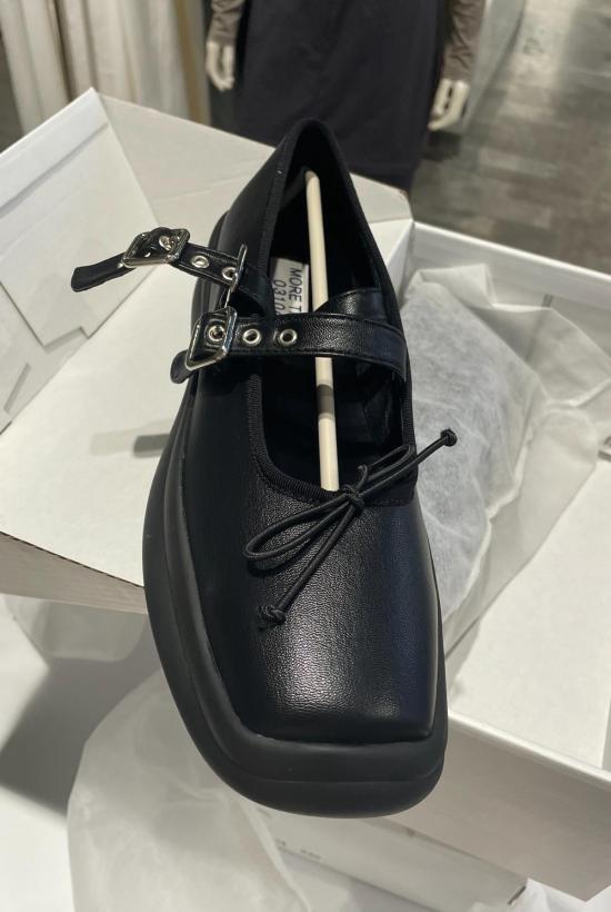  더 엔케이씨 스토어 플랫 슈즈 Nkc 파포스 플랫 블랙 - The NKC Store