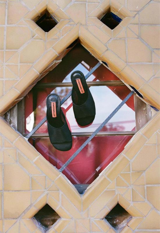  사이먼밀러 뮬/슬리퍼 Simon Miller 메시 비프 힐 블랙 - SIMONMILLER