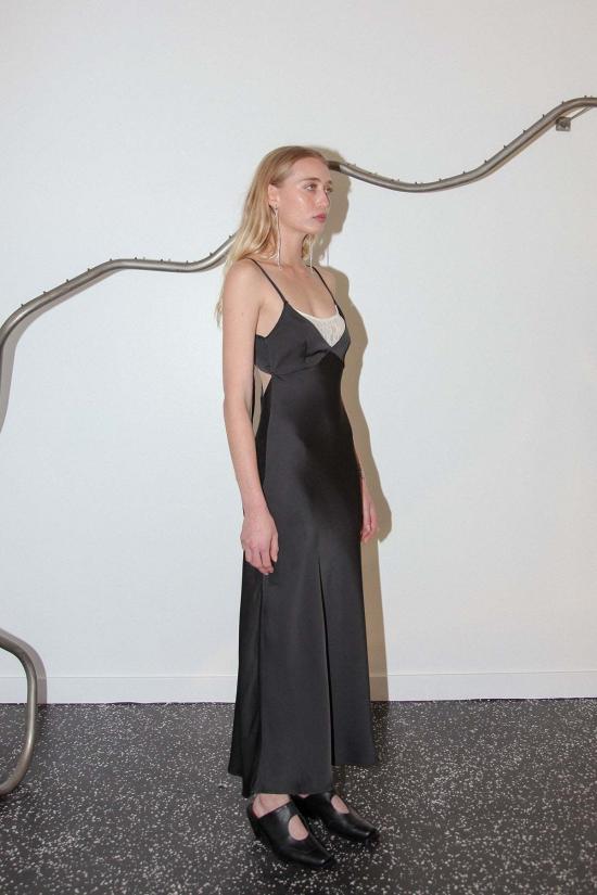  스튜디오 롱 원피스 114 새틴 & 레이스 슬립 블랙 - STUDIO