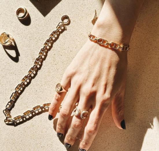  가브리엘라 아티가스 팔찌 가브리엘라 아르티가스 스티럽 체인 브레이슬릿 옐로우 골드 - GABRIELA ARTIGAS