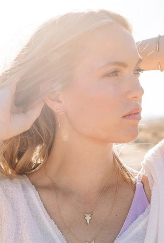  Fie Isolde 이어링 Alfa Threader 숏  14k 옐로우 골드/다크 핑크 사파이어