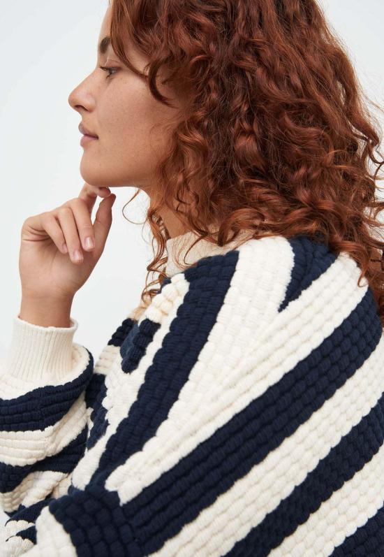  코우토우 터틀넥 버블 점퍼 인디고 스트라이프 - KOWTOW