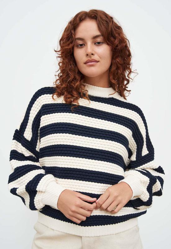  코우토우 터틀넥 버블 점퍼 인디고 스트라이프 - KOWTOW