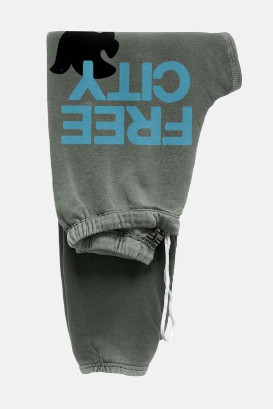  프리시티 스트레이트 팬츠 대형 로고 스웨트 팬츠 그린 더트