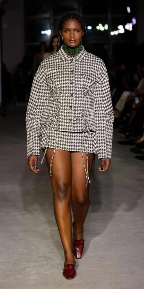  프리스카베라 숏 스커트 스트레치 울 러플 미니 스커트 하운드투스 - PRISCAVERA