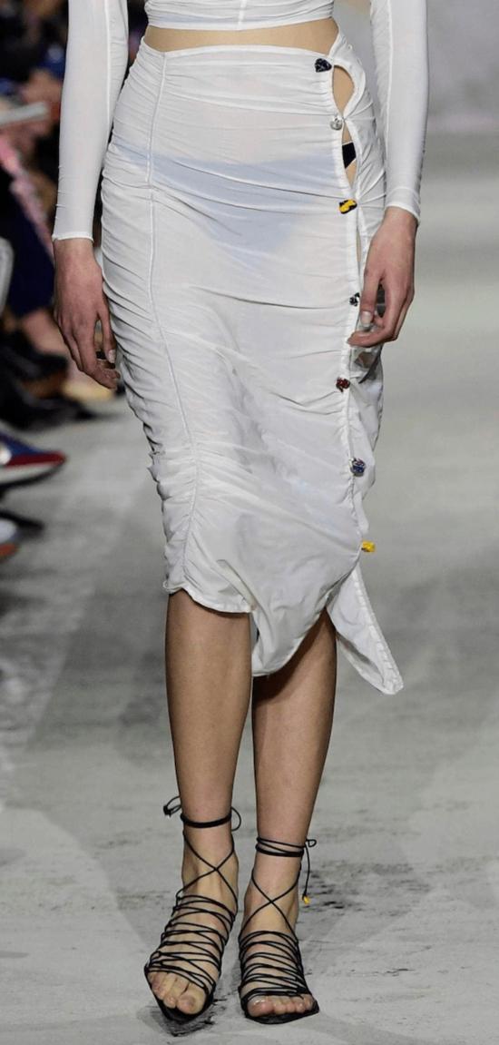  루실 티에브르 미디 스커트 쉬어 릴리 스커트 화이트 - LUCILLE THIEVRE