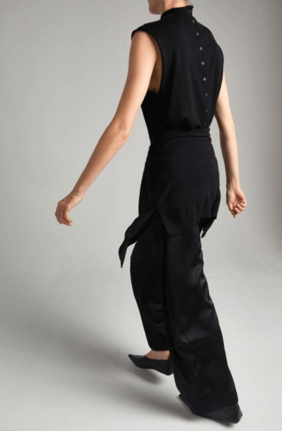  세인트 아트 터틀넥 브룩 슬리브리스 스웨터 탑 블랙 - SAINT ART