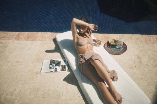  데본 윈저 비키니 수영복 리 바텀 로제트 - DEVON WINDSOR