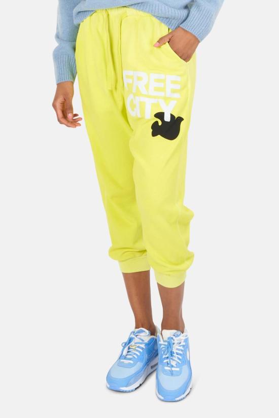  프리시티 스트레이트 팬츠 대형 로고 선페이드 스웨트팬츠 옐로우 - FREECITY