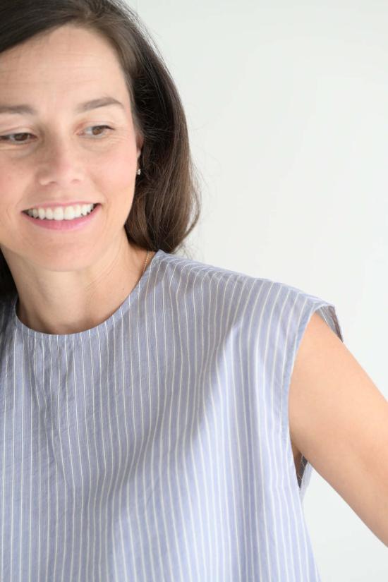  아푼토비 블라우스 A Punto B 슬리브리스 탑 데님 스트라이프 - A PUNTO B