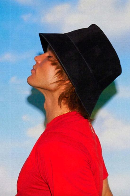  Lack of Color 버킷햇 바위 버킷의 색상 부족