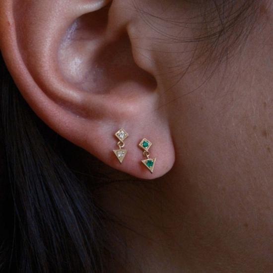  제니 권 디자인스 이어링 제니 권 디자인 애로우 댄글  골드/에메랄드 - JENNIE KWON DESIGNS