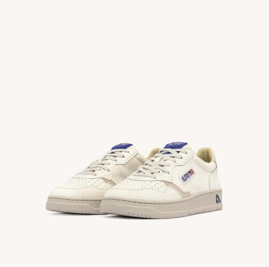  오트리 뮬/슬리퍼 메달리스트 로우  헤이/샌드 - AUTRY