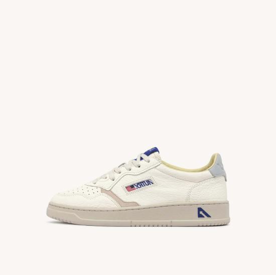  오트리 뮬/슬리퍼 메달리스트 로우  헤이/샌드