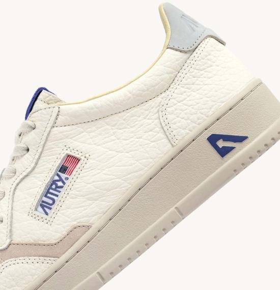  오트리 뮬/슬리퍼 메달리스트 로우  헤이/샌드 - AUTRY