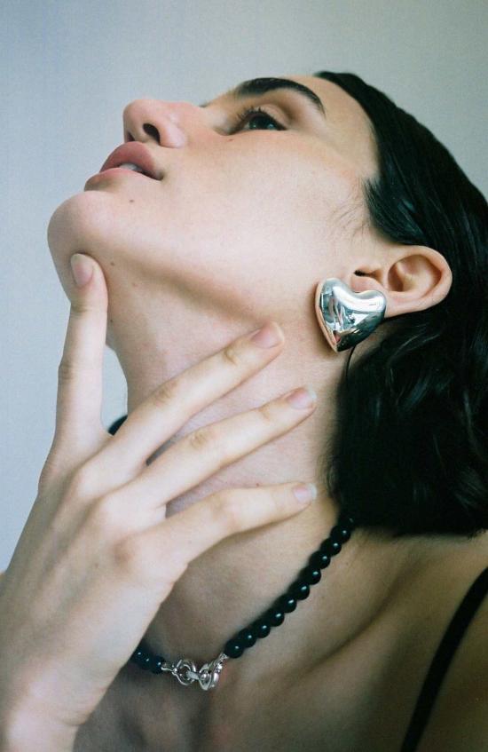  아니카 이네즈 이어링 Annika Inez 풍만한 하트 귀걸이 스털링 실버 - ANNIKA INEZ