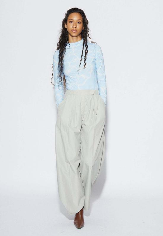  오벌 스퀘어 블라우스 오스 스카이  Aop 블루 풀 - OVAL SQUARE