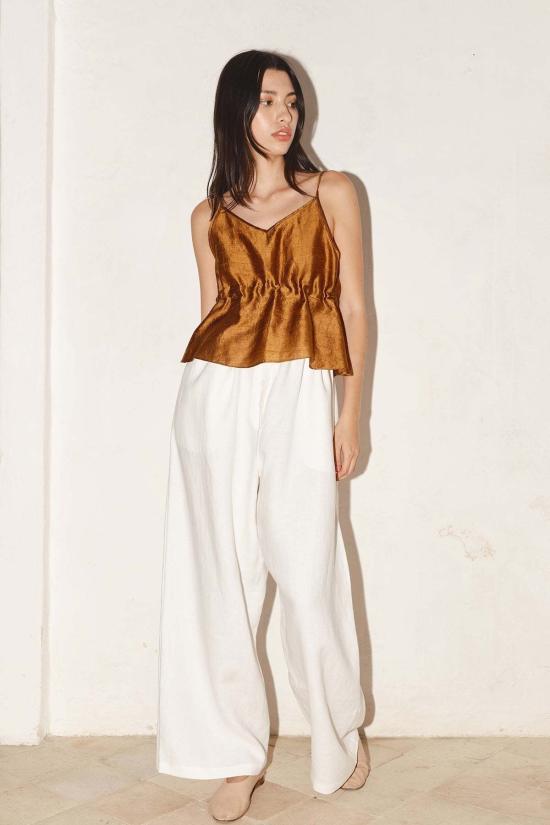  다두라 민소매 티셔츠 다투라 듀피온 스크런치 탑 카라멜 - DATURA