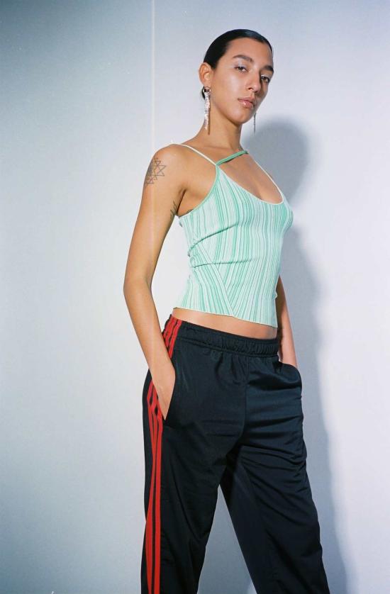  패리스 조지아 민소매 티셔츠 파리 조지아 비대칭 싱글렛 탑 그린 - PARIS GEORGIA