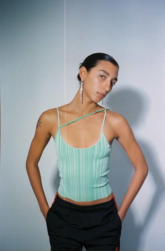  패리스 조지아 민소매 티셔츠 파리 조지아 비대칭 싱글렛 탑 그린