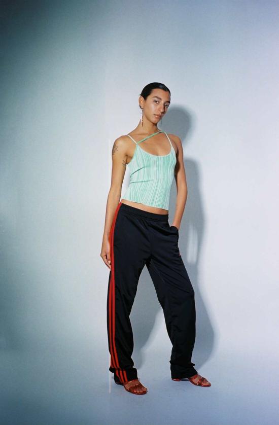  패리스 조지아 민소매 티셔츠 파리 조지아 비대칭 싱글렛 탑 그린 - PARIS GEORGIA