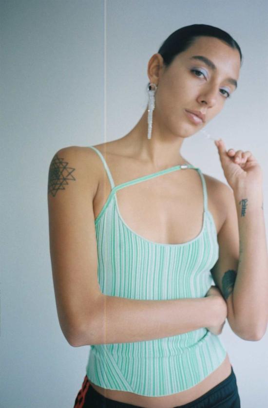  패리스 조지아 민소매 티셔츠 파리 조지아 비대칭 싱글렛 탑 그린 - PARIS GEORGIA