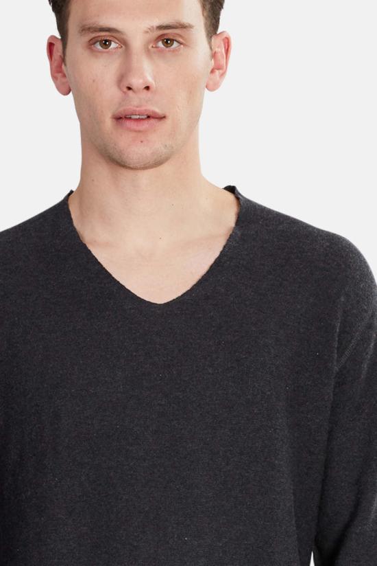  하네스 스웨터 뢰터 코플라 V넥  차콜 그레이 - HANNES ROETHER