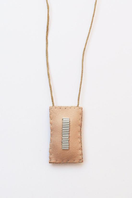  See Real Flowers 목걸이/팬던트 은으로 만든 진짜 꽃 가죽 부적을 보세요