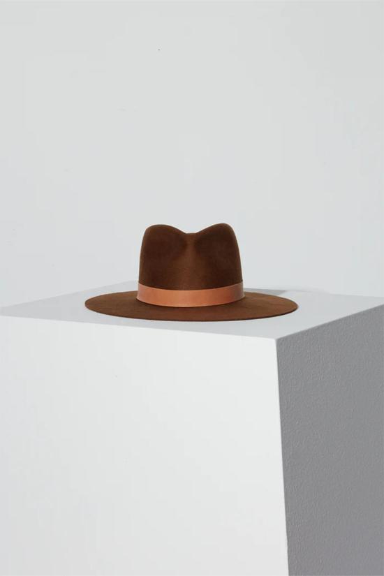  자네사레온 버킷햇 Janessa Leone Stewart Hat 위스키 - JANESSA LEONE