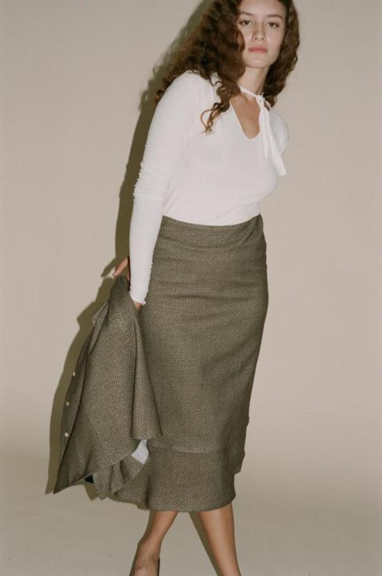  베이스레인지 미디 스커트 베이스렌지 아뎀 스커트 체크 - BASERANGE