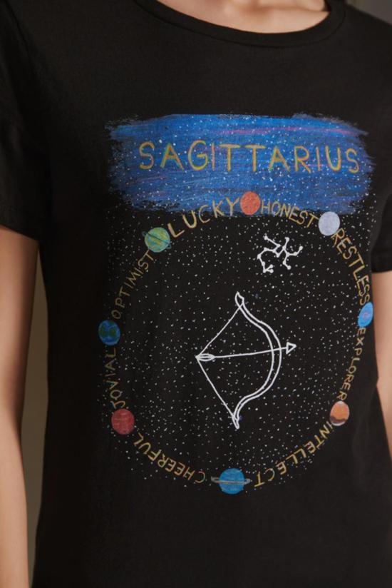  언포츄네이트 포트레잇 반팔 티셔츠 불운한 초상화 조디악 티셔츠 블랙 - UNFORTUNATE PORTRAIT