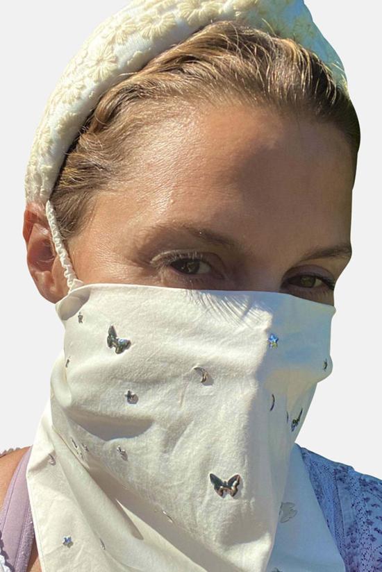  LeLe Sadoughi 머플러/스카프 Le Le Sadoughi 럭키 참 스카프 마스크 아이보리 - OTHER BRANDS