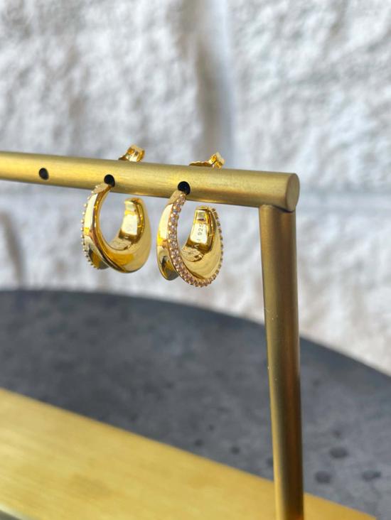  바이 파리아 이어링 Pariah O Huggies Mini Pave의 작품