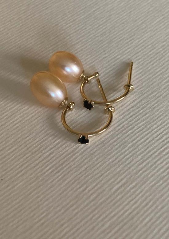  Concrete Collective NYC 이어링 콘크리트 콜렉티브 NYC 다이아몬드/펄 후프 블랙/블러시