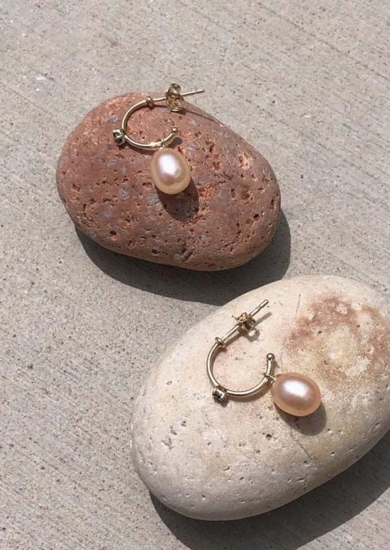  Concrete Collective NYC 이어링 콘크리트 콜렉티브 NYC 다이아몬드/펄 후프 블랙/블러시 - OTHER BRANDS