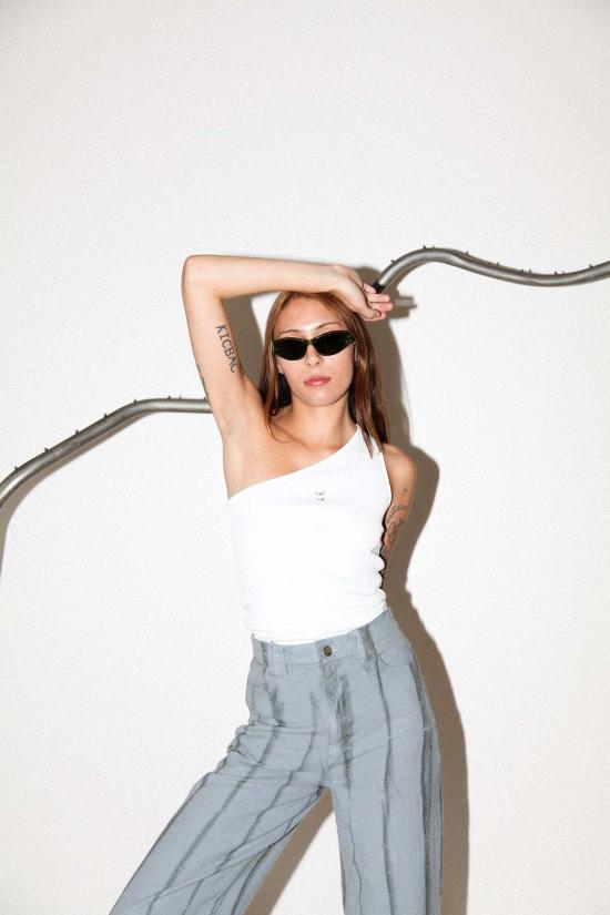  케이코 민소매 티셔츠 Kk Co 피어싱 원 숄더 리브 탱크 화이트 - KKCO