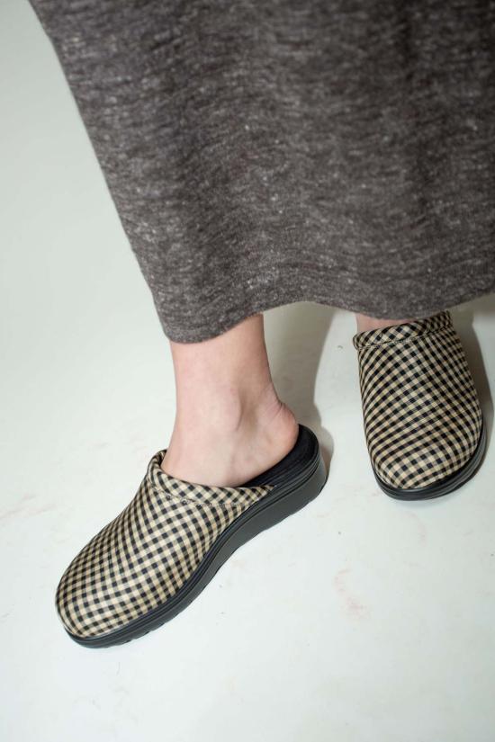  커밍 오브 에이지 뮬/슬리퍼 클로그 옐로우/블랙 스몰 깅엄