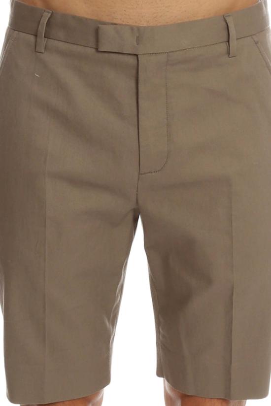  헬무트랭 숏팬츠 헬무트 랭 스트레이트 레그 트라우저 숏 다크 샌드 - HELMUT LANG