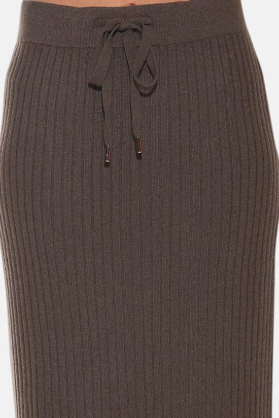  더 타일 클럽 롱 스커트 타일 클럽 거트루드 리브 맥시 스커트 타니시드 - THE TILE CLUB