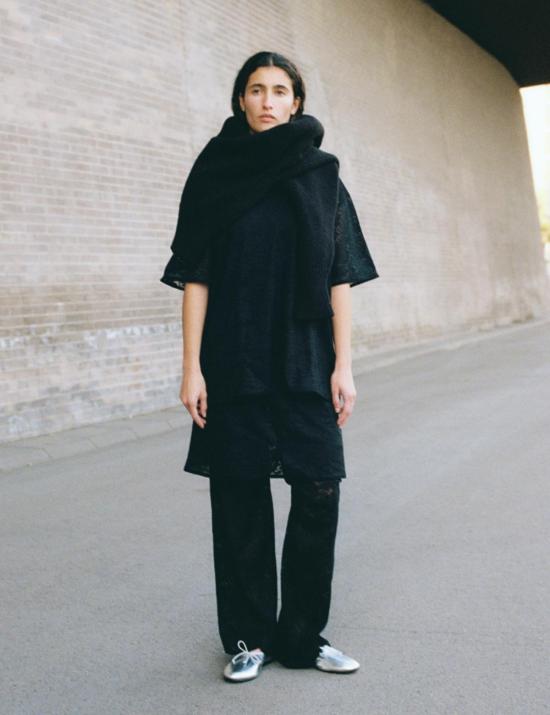  어바웃 아리안느 플랫 슈즈 Arianne Mila Sandal Silver에 대하여