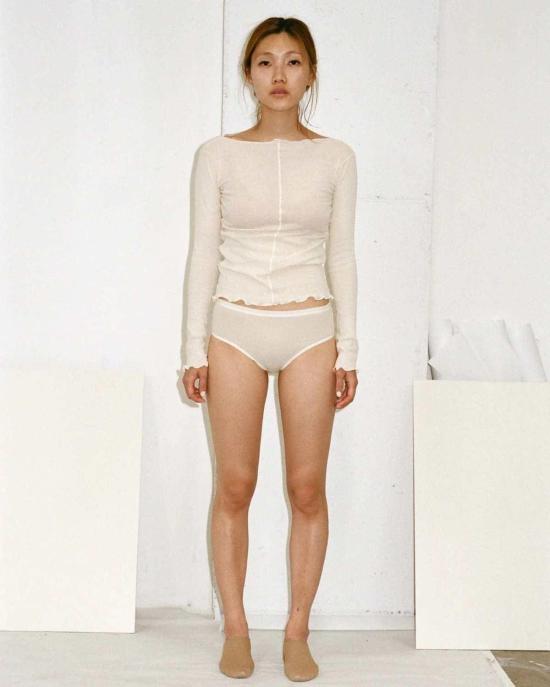  베이스레인지 긴팔 티셔츠 베이스렌지 파마 롱슬리브 오프화이트 - BASERANGE