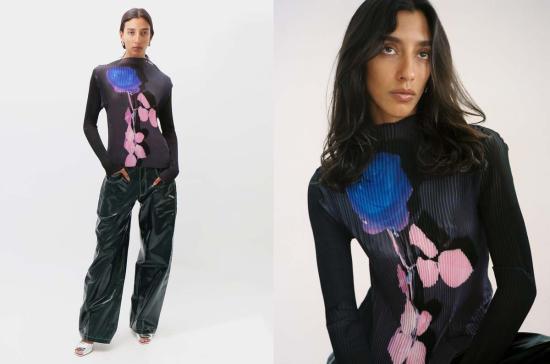  줄리아 호이어 블라우스 로즈 리 플리티드 탑 블루 - JULIA HEUER