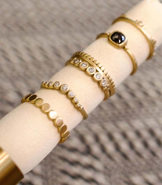  Ananda Khalsa Jewelry 반지 아난다 칼사 해머드 도트 밴드 링 골드 - OTHER BRANDS