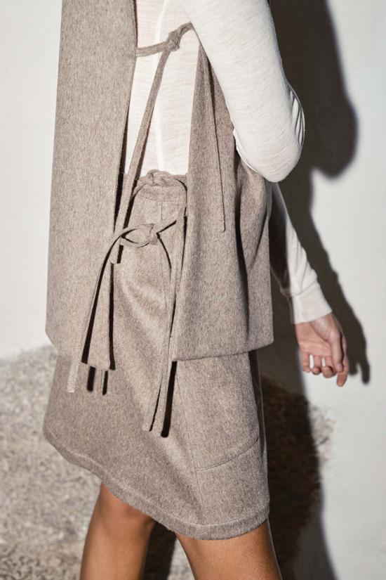  다두라 베스트 Datura Loden 양모 조끼 회갈색 - DATURA