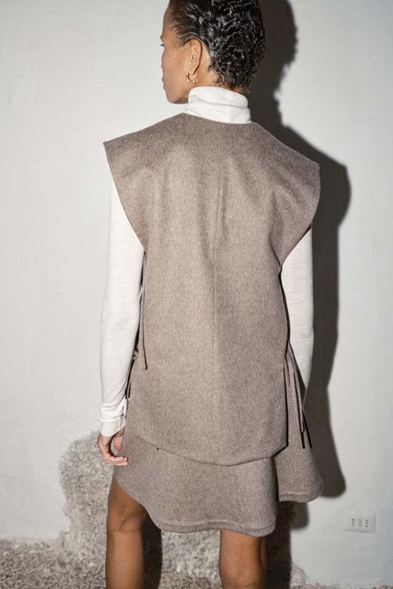  다두라 베스트 Datura Loden 양모 조끼 회갈색 - DATURA