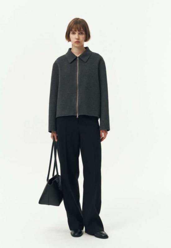  던스트 스트레이트 팬츠 세미 와이드 플리트 슬랙 블랙 - DUNST