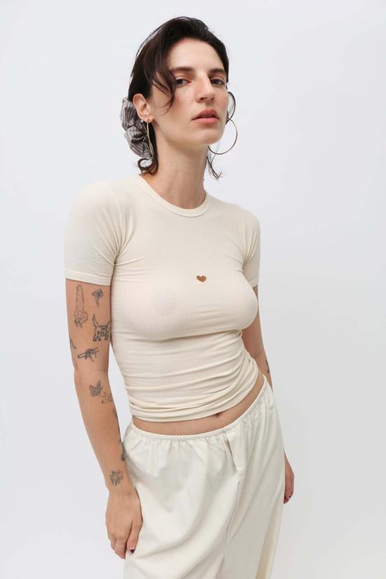  베이스레인지 민소매 티셔츠 언다이드 하트 반팔 크림 - BASERANGE