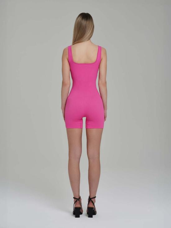  모노수트 숏팬츠 슬리브리스 스쿠프넥 운동 반바지 바디수트 핑크 - MONOSUIT