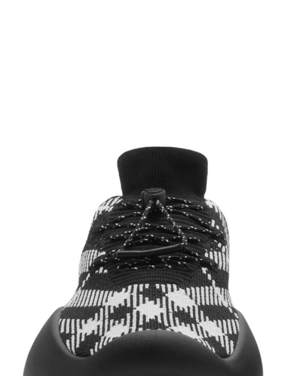  버버리 스니커즈 8099328 black - BURBERRY