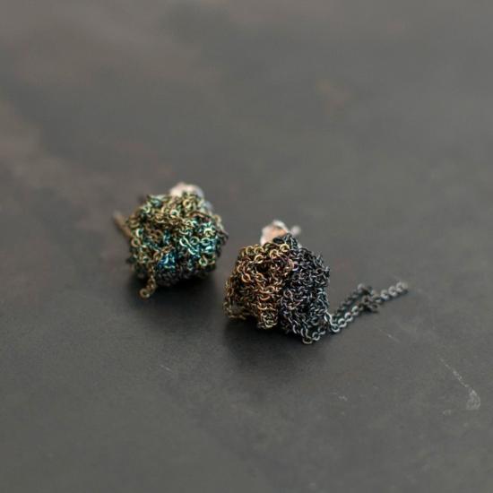  Arielle De Pinto 이어링 2톤 비즈  차콜/아미